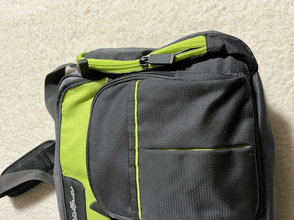 Eddie Bauer Bag Easy Access Wipe Dispenser Insulated Pockets Zippers Gray Green - Image 4 of 4