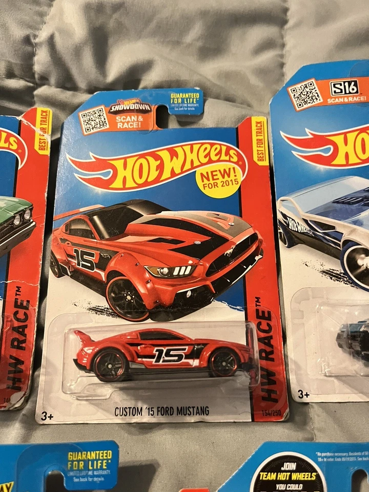 Hot Wheels HW RACE SERIES Lote Nuevo 2013 Super Blitzen 69 Chevelle C6 Corvette Set Foto 3 de 4