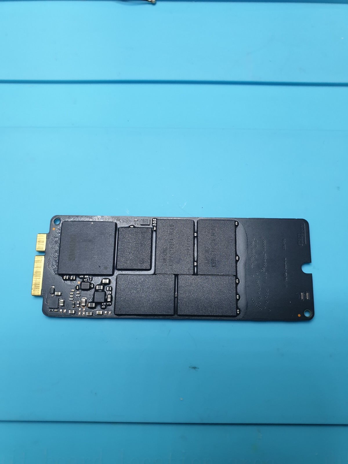 Apple Macbook Pro 15" Retina A1398 - metà 2012 inizio 2013 256 GB SSD 655-1738A foto 2