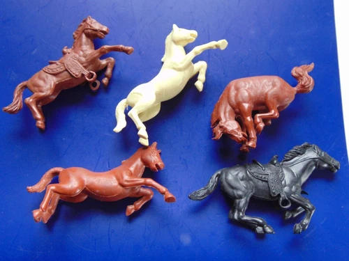 Vintage  Marx Western Play Set Plastic  Horses x 5