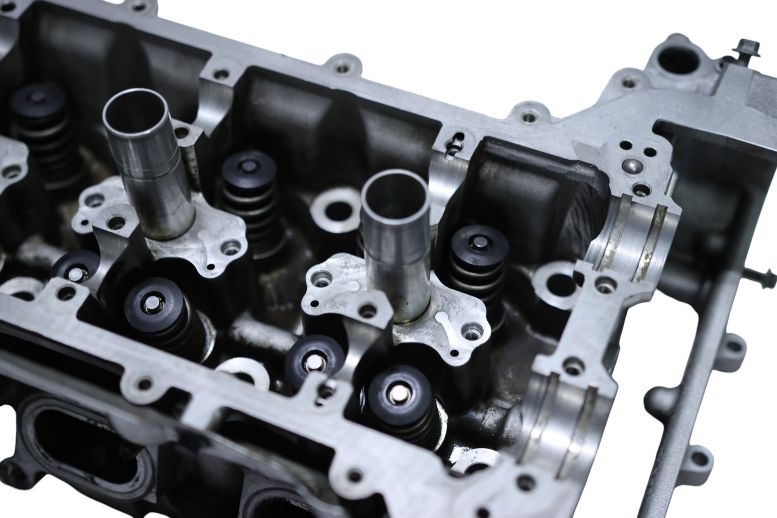 McLaren MP4-12C Rear Left & Right Engine Cylinder Head Set (2) 2012 - 2014 OEM