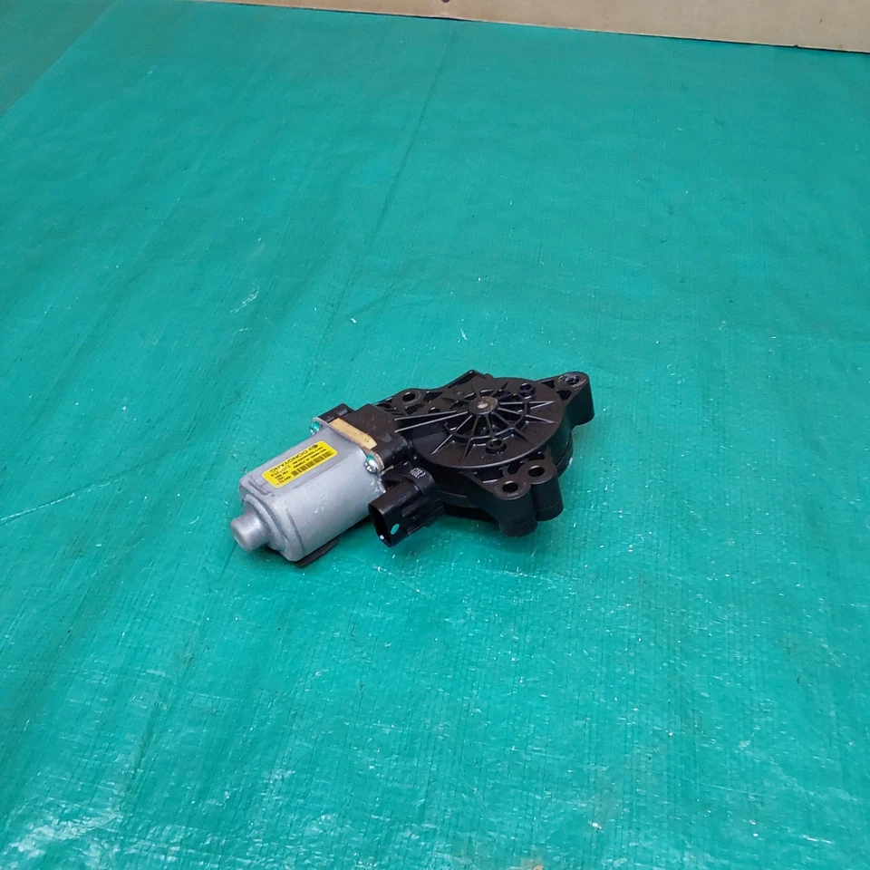 Motor de ventana eléctrica delantera derecha Kia Forte 2014-2018 OEM Foto 2 de 4