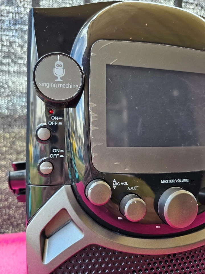 Máquina de Canto Karaoke Sistema Bluetooth Monitor Color Incorporado 5" STVG569BTBK Foto 4 de 4