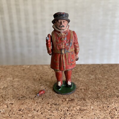 VTG British Yeoman Beefeater Lead Figure Royal Palace London Guard Warder READ