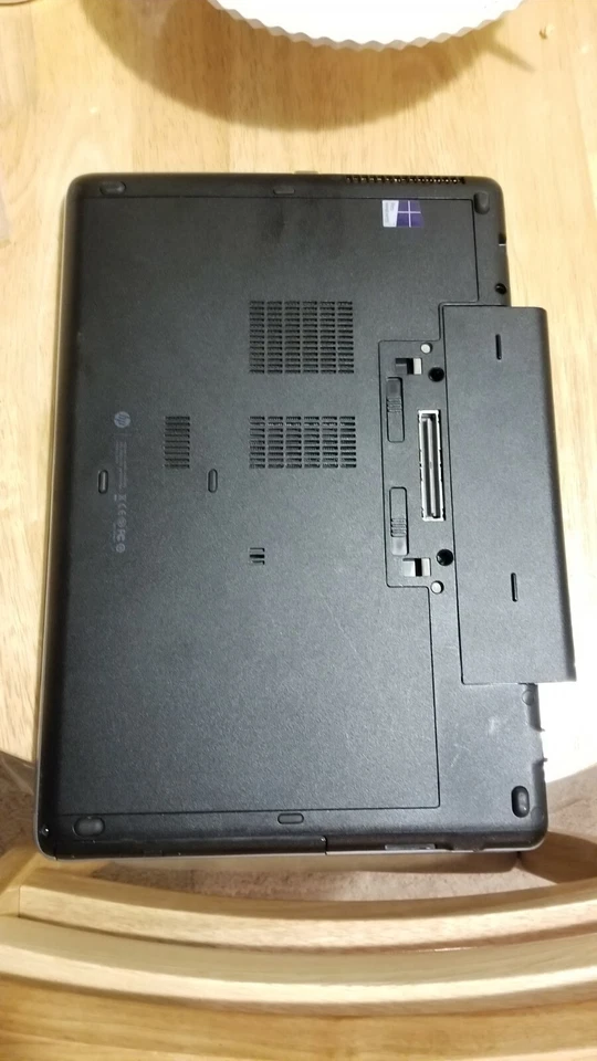 Portátil HP ProBook 650 15,6 pulgadas 320 GB, Intel Core i5 3.ª generación, 2,50 GHz, 4 GB Foto 4 de 4