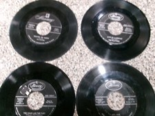Lot 4 THE PLATTERS 45RPM-i'm Sorry/Love of a Lifetime/Enchanted/Remember When
