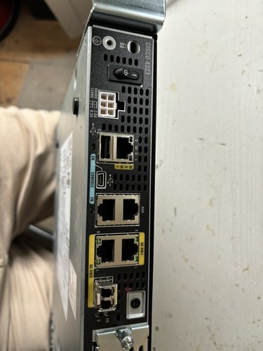 Cisco ISR4321/K9 V07 Integrated Services Router - Photo 4/5