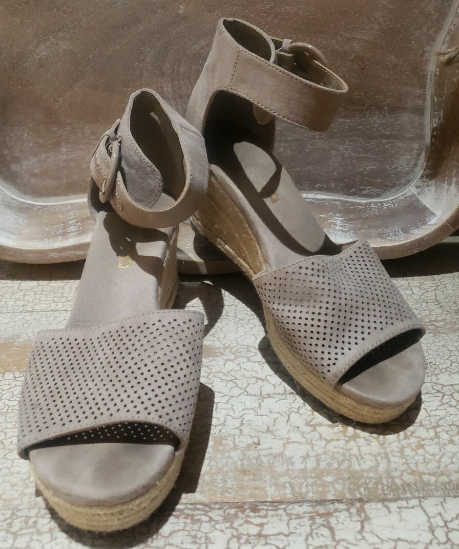 Unisa Unhayzi Wedge Shoes Ankle Strap Suede LOOK FEEL