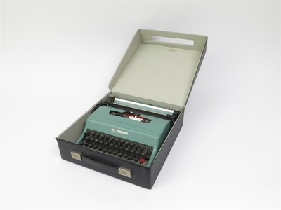 Olivetti Lettera 32 Vintage Portable Typewriter with Green Case Yugoslavia