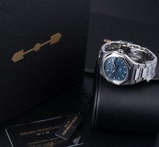 Girard-Perregaux Laureato 42mm Blue Dial 81010-11-431-11A NEW 2026 3