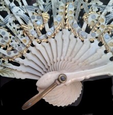 Fine Antique Museum Quality European Inlaid Painted Mother of Pearl Hand Fan