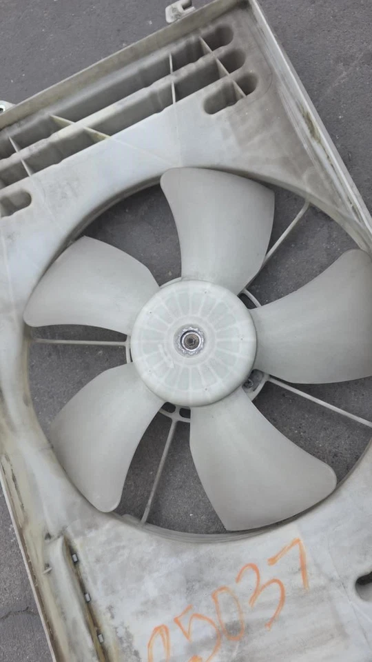 Conjunto de ventilador de motor de ventilador de radiador 1ZZFE base de motor compatível com 03-04 MATRIX 74356 - Imagem 3 de 4