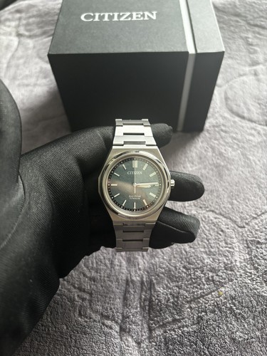 Citizen Zenshin Super Titanium Eco-Drive Watch Green Dial Box/ Papers AW0130-85X