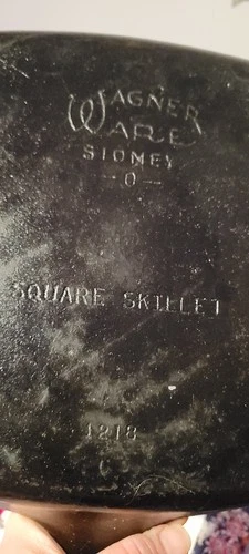 Vintage WAGNER WARE Sidney-O- Cast Iron Square Skillet #1218 B w/Thumb Rest!