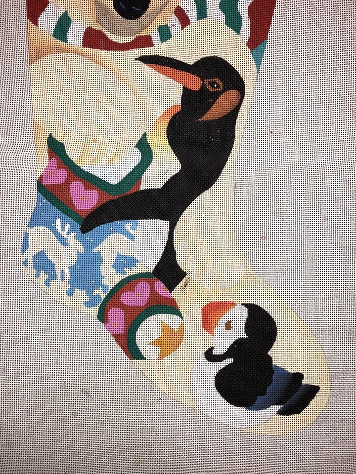 Medias de Navidad de lona pintadas a mano de oso polar, pingüino y frailecillo Foto 2 de 4