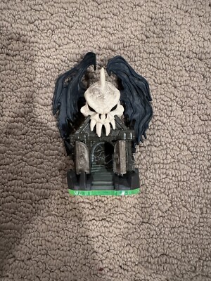 Darklight Crypt Skylanders Spyro's Adventures Video Game Figure