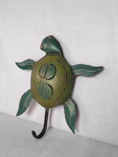Vintage HAWAIIAN SEA TURTLE Handcrafted Metal Art Wall Hook Green Maui 6.5" - Picture 2 of 13