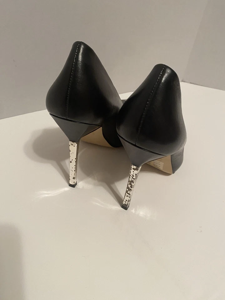 BOMBAS clásicas Michael Kors Dorothy de cuero con punta negra talla 7 para mujer Foto 3 de 4