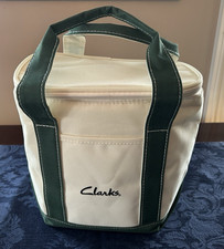 Bolsa de almuerzo Clarks forrada de lados suaves con cremallera con asas crema y verde 9"x8"x5"