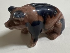 Antigua moneda de cerdo sentado de cerámica de porcelana Penny Bank Roseville Rockingham