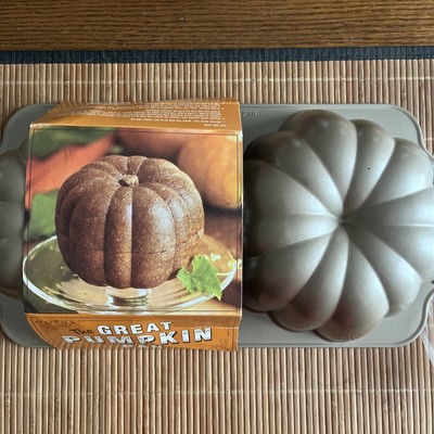 Williams Sonoma Nordic Ware The Great Pumpkin Pan 3D Bundt Cake Mold 10 Cup USA