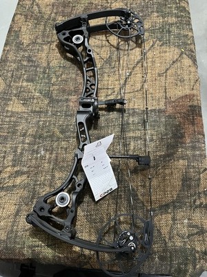 Arc Compound Bowtech Arc à Poulies (Compound) Bowtech CP28 - Main Droite, 70 Lbs, 24.5-30 D'allonge - Noir - Neuf Démo Arc Démo Neuve Bowtech