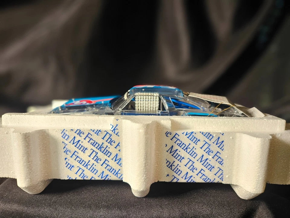 Franklin Mint Richard Petty Race Car 1:24 Scale Inv. #5463-Awsum Cutaway Display - Image 3 of 4