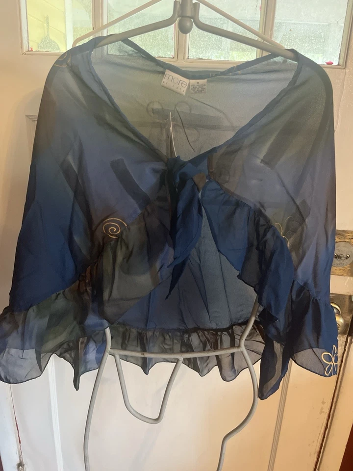 More by Lata Mantón Azul Transparente Bufanda Envoltura M Boho Bordado Volantes Dobladillo Nuevo con Etiquetas Foto 3 de 4