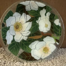 Peggy Karr 8” Fused Art Glass White Flowers Platter/Plate. Signed . USA