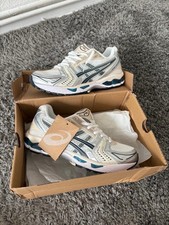 Acics Gel Kayano 22 Damen Laufschuhe Gr. 41.5 Grau/Lavender