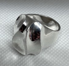 Sculpted Sterling Silver 925 Dome Ring   Modern Wave Design sz 7 signed