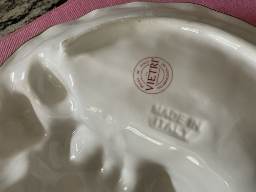 RARE Vietri Embossed Eggplant/garlic dish/bowl/large 15x15.5”/Italian ceramic - Picture 6 of 7