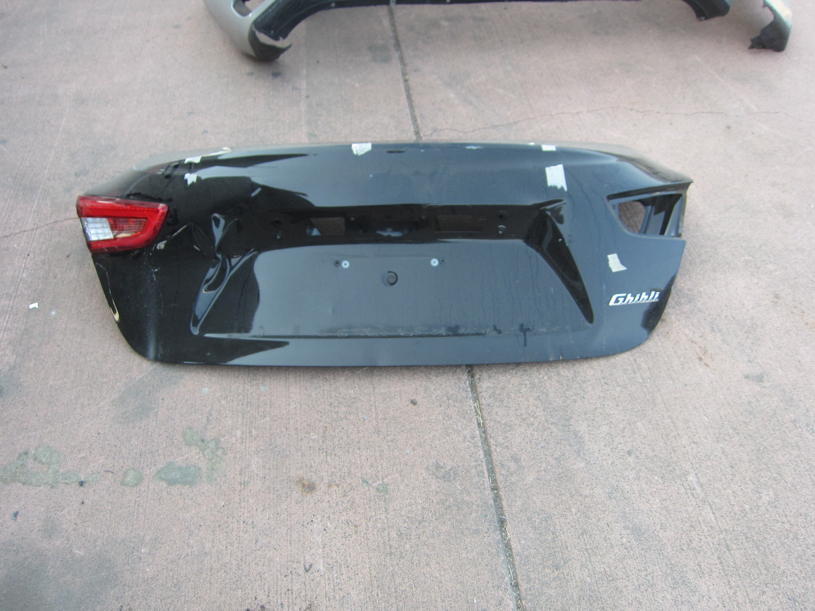 Maserati Ghibli - Trunk Lid / Deck Lid - Black - Damaged - P/N 673001730
