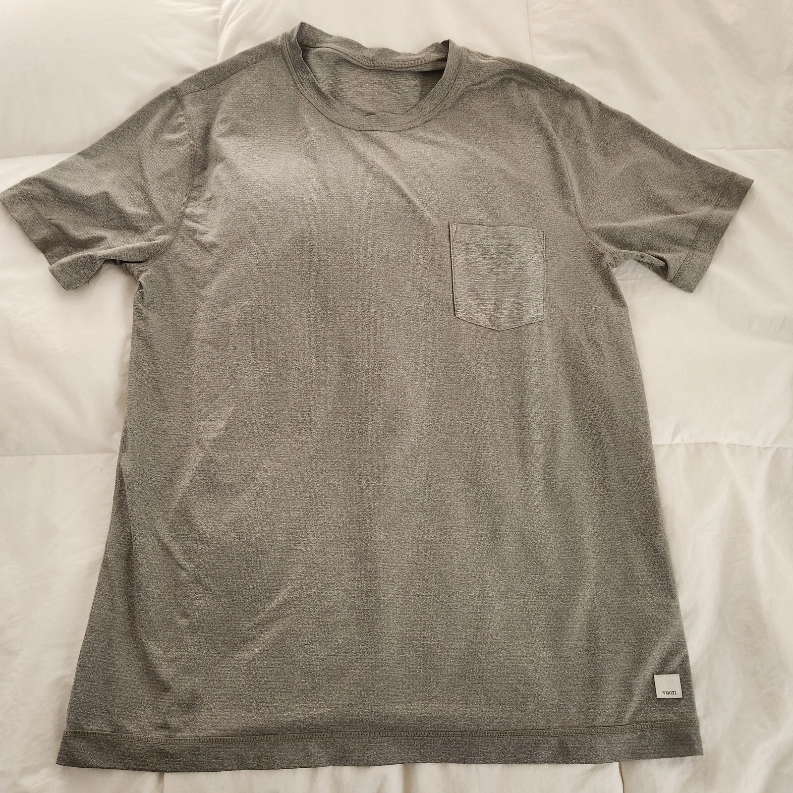 vuori tradewind performance athletic pocket t shirt shirt