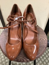 Women NWOT "Vince Camiuto" brn patten leather mary jane type shoes. Heel 4". 10M