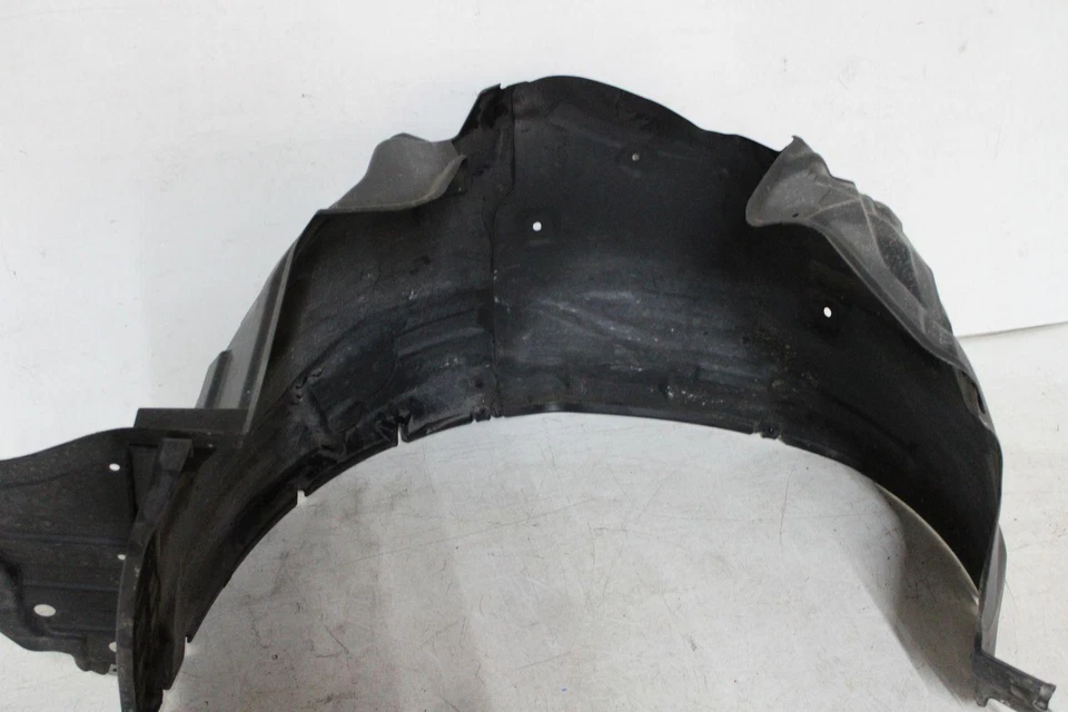 Guardabarros interior Nissan Armada 2017-2023 forro lado del pasajero Foto 3 de 4