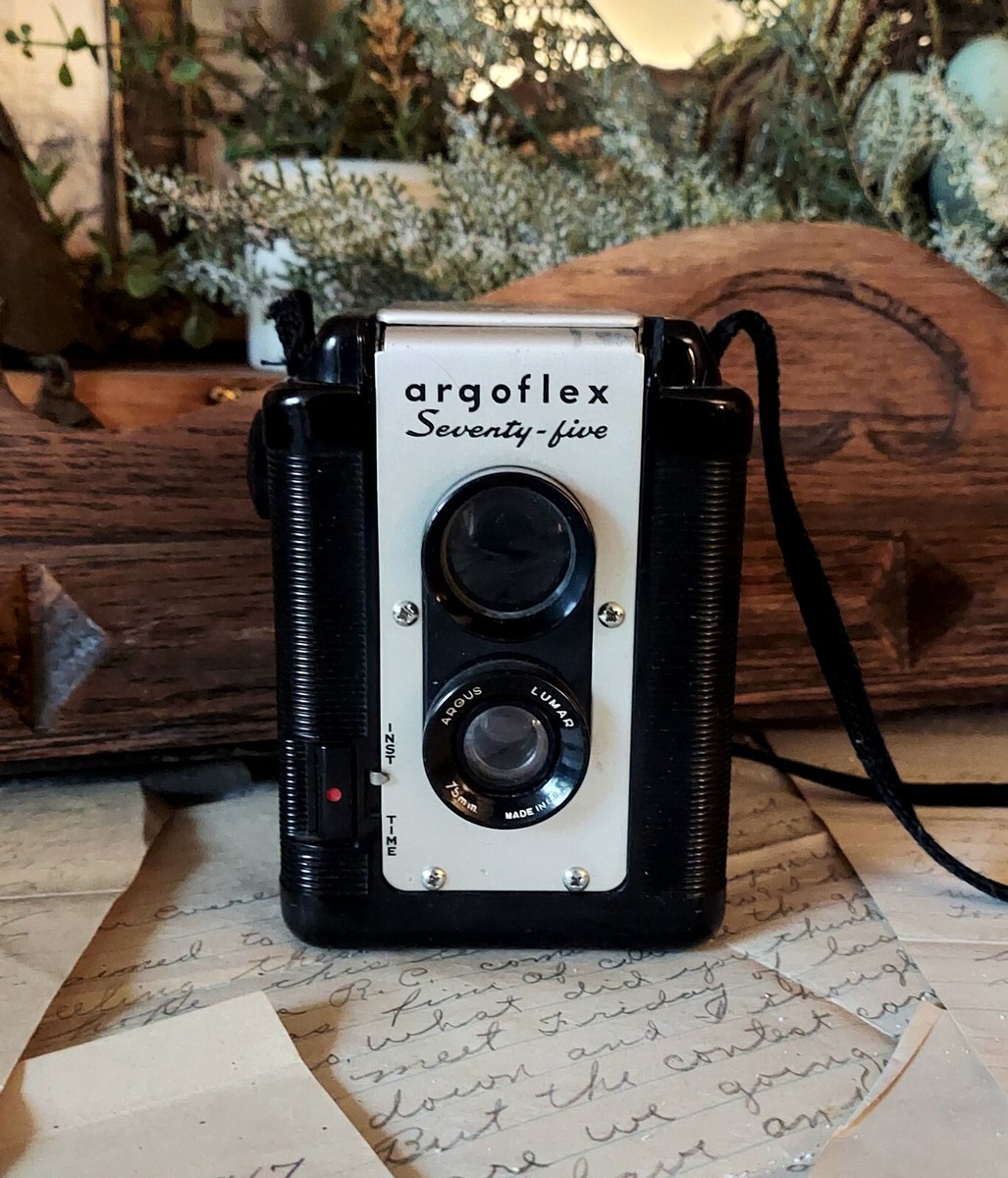 Argus Argoflex Seventy Five Lumaar 75mm Vintage Box Film Camera