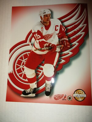 Older DETROIT RED WINGS #19 Steve Yzerman Numbered 8 x10 Photo HOF