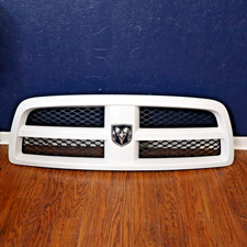 2009-2012 Dodge Ram 1500 Front Grille Painted White Oem 55277441ab 2009-2012 Dodge Ram 1500 Front Grille Painted White Oem 55277441ab