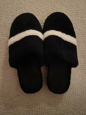 Women  s Slippers, Fuzzy and Soft, Size 10 Medium