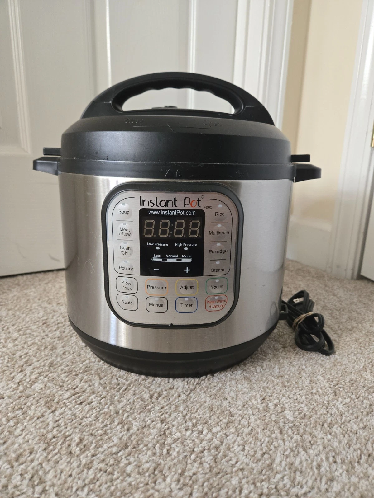 Instapot Duo Plus 60 7-in-1 Muti-Use Programmable Pressure Cooker 6 Qt - READ