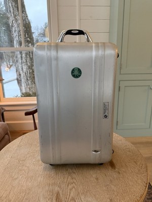 Zero Halliburton Vintage Carry-On Suitcase 21x13x8 Aluminum, 2-Wheel