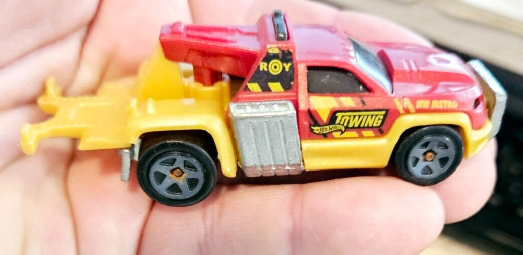 Hot Wheels 2013 Repo Duty loose diecast sleek design and stunning finish