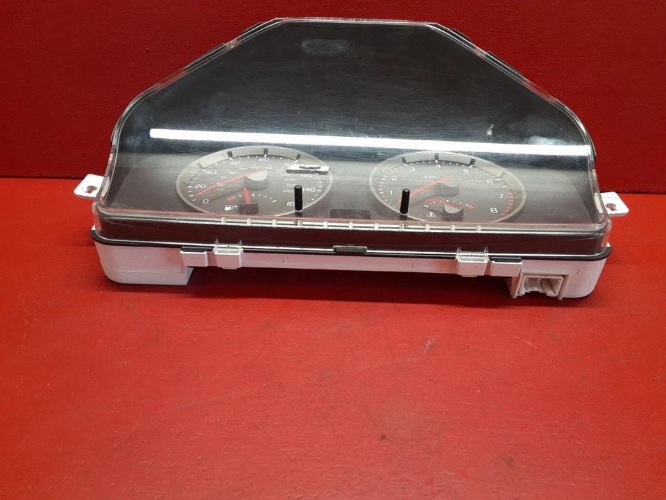 Conjunto de cuadro de instrumentos velocímetro Volvo V50 S40 2004 2005 2006 2007 MPH Foto 3 de 4