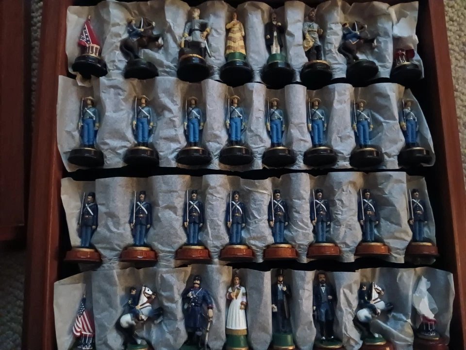 Juego de ajedrez y tablero de caoba de la Guerra Civil Foto 4 de 4