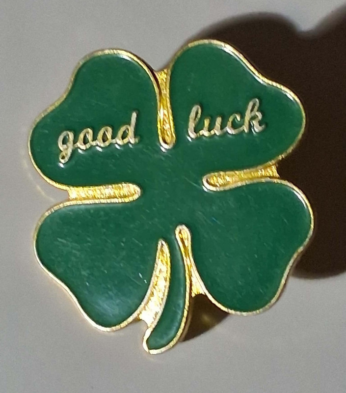 Vintage Enamel Four Leaf clover Pinabck Button Excelent Used Condition
