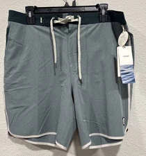 Vuori Cruise Boardshort Dusty Blue Linen Texture 