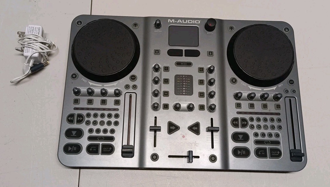 【中古】M-AUDIO デジタルDJシステム Torq Xponent TORQXPONENT M-AUDIO デジタルDJシステム Torq Xponent TORQXPONENT(中古品) 【公式