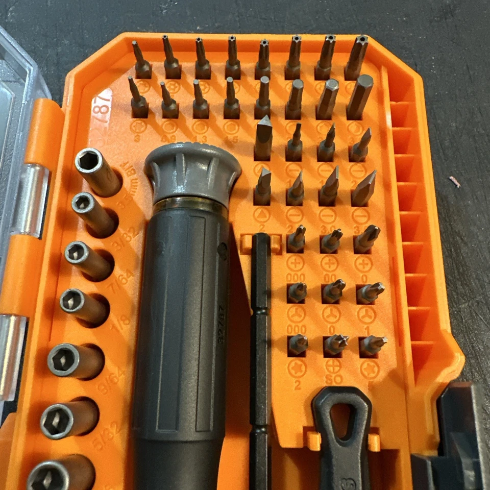 Klein Tools 32787 Juego de destornilladores de precisión de broca de micro trinquete de 64 piezas con C modular Foto 2 de 4