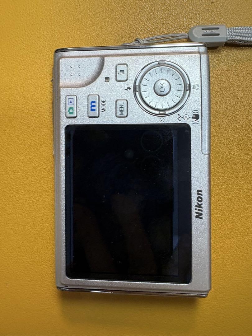 Nikon COOLPIX S8 Digital Camera Silver CCD Tested and